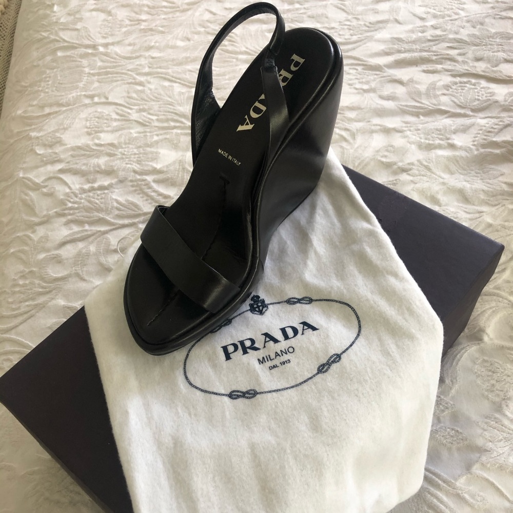 Prada wedges size 35
